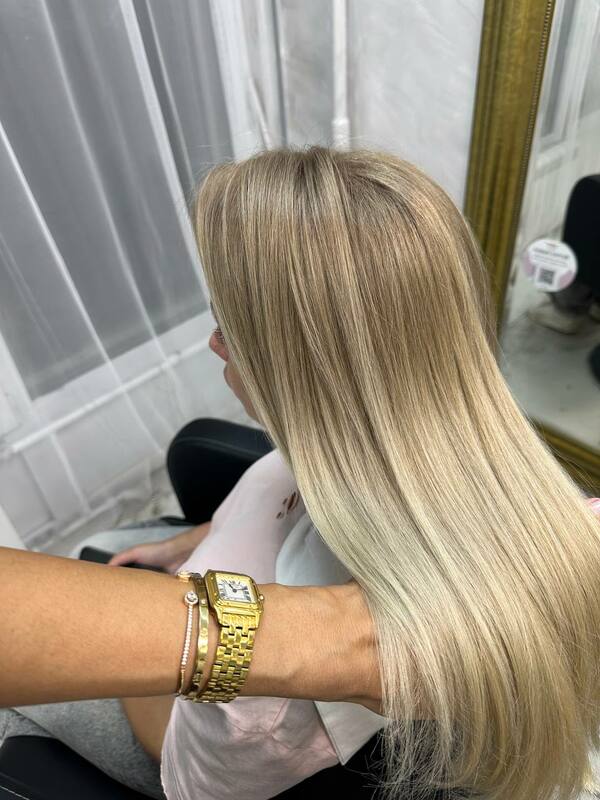 professionalnoe-okrashivanie-volos-17