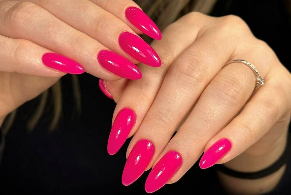 naraschivanie-i-ukreplenie-nogtej-16