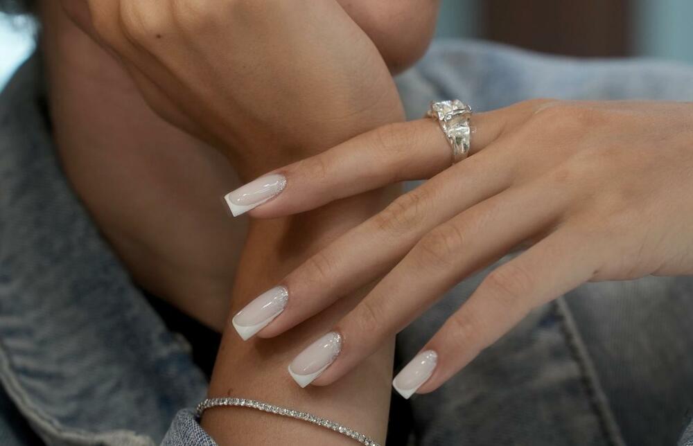 naraschivanie-i-ukreplenie-nogtej-2