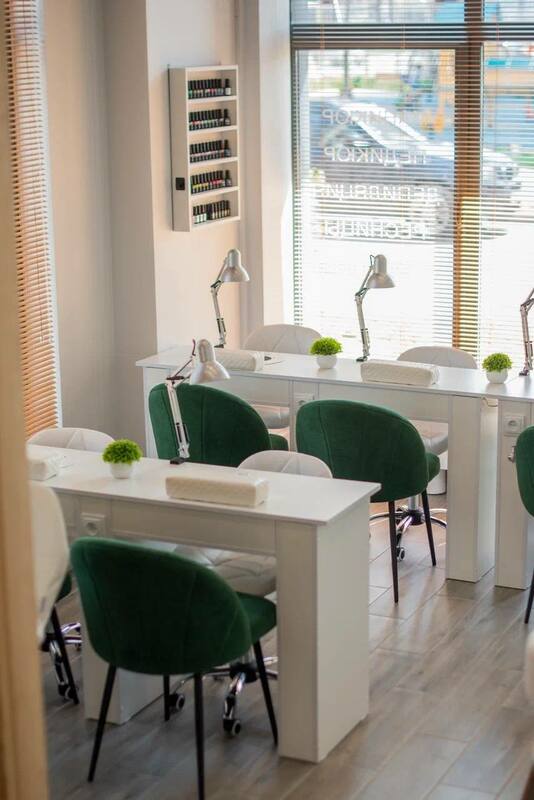 naraschivanie-i-ukreplenie-nogtej-8